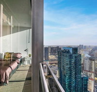 Lux 2BR Apt with a Stunning View of The Yarra - Go Out