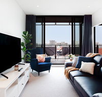 Luxe Apartment Five Minutes From Airport and City - Pubs and Clubs