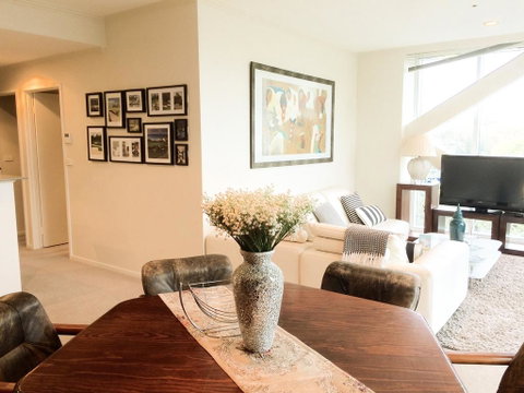 Luxuries CBD Apartment With Views - Go Out 0