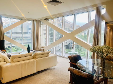 Luxuries CBD Apartment With Views - Go Out 1