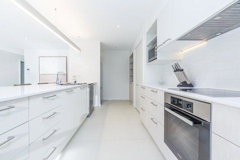 Luxurious Apartment, A Stones Throw From The Beach - Pubs and Clubs 1