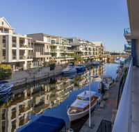 Luxurious Mandurah Marina Apartment - Pubs and Clubs