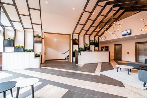 Luxury 2BR Yarra River Views WIFI-Netflix-Pool-Gym - Go Out 2