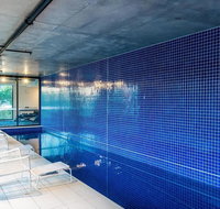 Luxury 2BR Yarra River Views WIFI-Netflix-Pool-Gym - Go Out