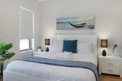 LUXURY HOUSE 10 MIN FROM BEACH WIFI+NETFLIX SLEEP 9 - Go Out 2