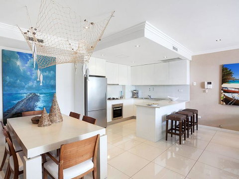Luxury In Rivieria - Go Out 1