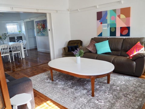 LUXURY IN THE ABSOLUTE HEART OF THE CBD - Go Out 2