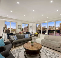 Luxury Penthouse 3BDR Inner City LRG Group WIFI - Go Out