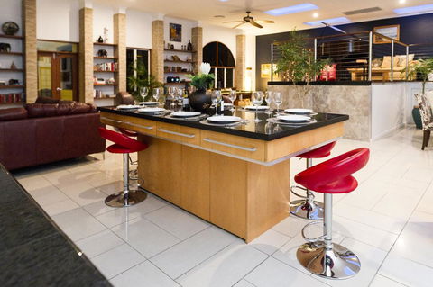 Luxury Penthouse 5 Or 6 BDR 3 Or 4 Bath Twin Rain Showers 400 Sq Mtrs - Pubs and Clubs 0
