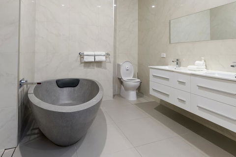 Luxury Penthouse 5 Or 6 BDR 3 Or 4 Bath Twin Rain Showers 400 Sq Mtrs - Pubs and Clubs 2
