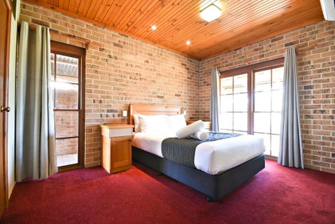 Macquarie Inn - Go Out 1