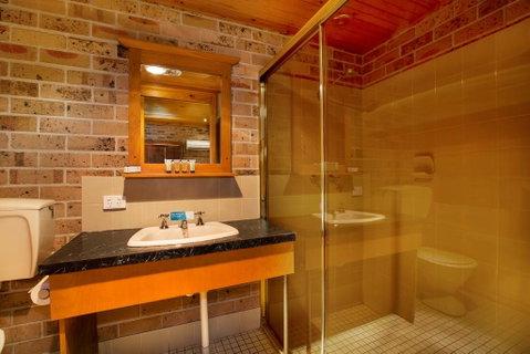 Macquarie Inn - Go Out 3