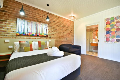 Macquarie Inn - Go Out 0