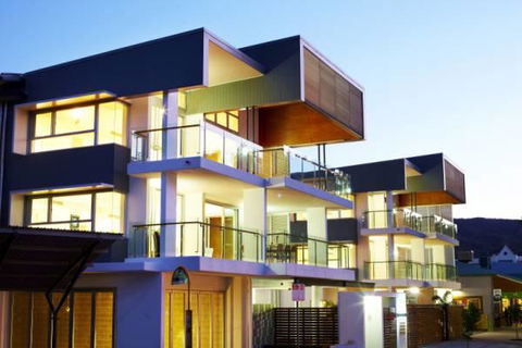 Maggies Beachfront Apt. 11 - Pubs and Clubs 1