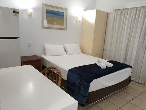 Magnetic Island Resort, Sleeps 3, Free WIFI - Pubs and Clubs 2