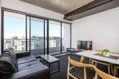 Magnificent Apartment With Spa In Melb - Go Out 0