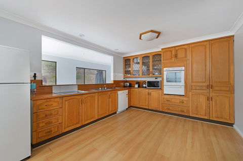 Malibu Holiday House, 6 Dulconghi Street - Pubs and Clubs 0