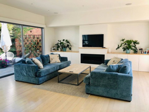 Malvern 3 Bedroom Delight - Go Out 0