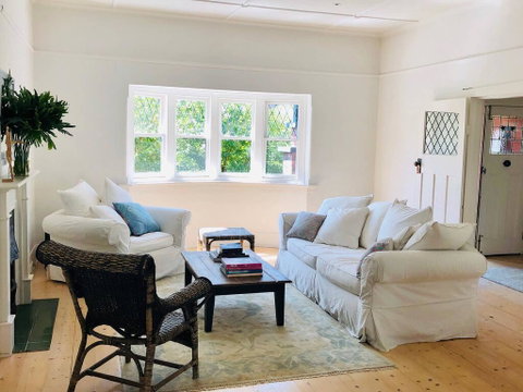 Malvern 3 Bedroom Delight - Go Out 1