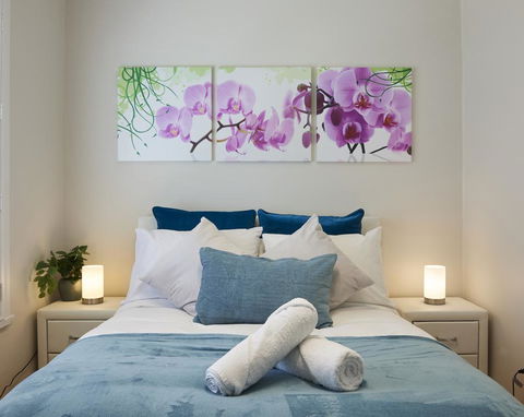 Malvern East & Urban Forest, Walk To Chadstone Shopping Center, Close To Monash Univercity - Pubs and Clubs 3