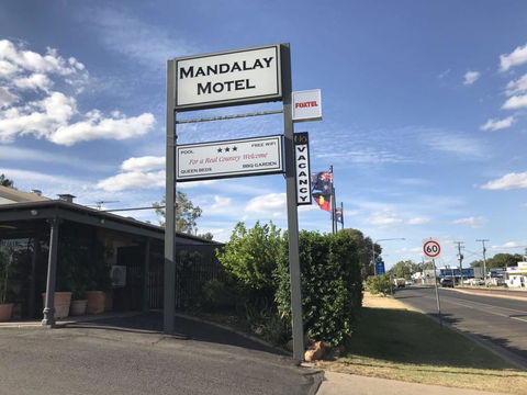 Mandalay Motel - Pubs and Clubs 0