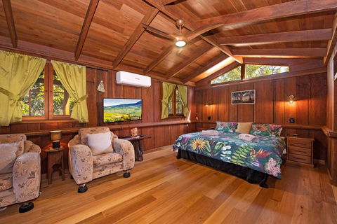 Mango Lodge At River Heads - Pubs and Clubs 1