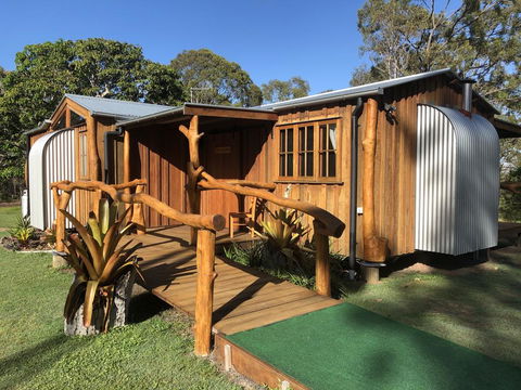 Mango Lodge At River Heads - Pubs and Clubs 0