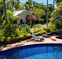 Mango Tree Aussie Holiday Apartments - Pubs and Clubs