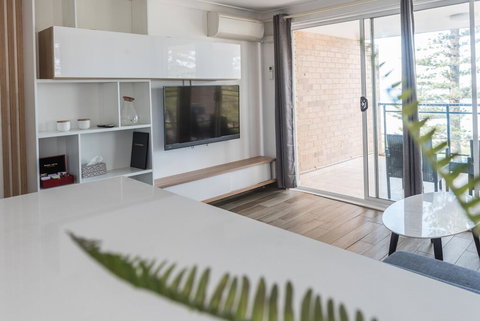 Manly Beachfront Apartment - Go Out 0