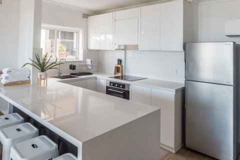 Manly Beachfront Apartment - Go Out 1