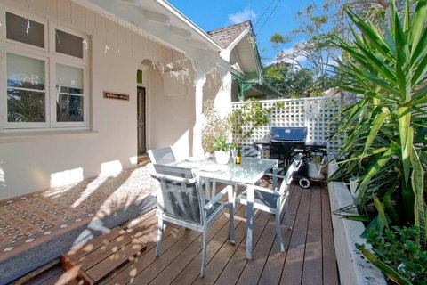 Manly Beachside 2 Bedroom House - Go Out 0