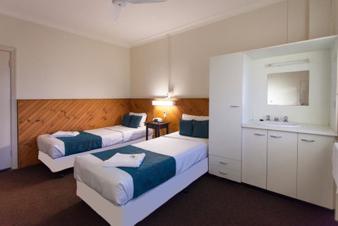Manly Hotel - Go Out 1