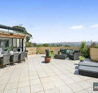 Manly Sun Seeker Holiday Apartment - Go Out