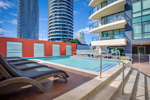 Mantra Broadbeach On The Park - Pubs and Clubs 0
