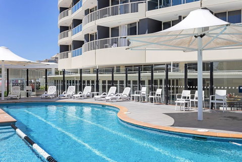 Mantra Twin Towns - Go Out 0