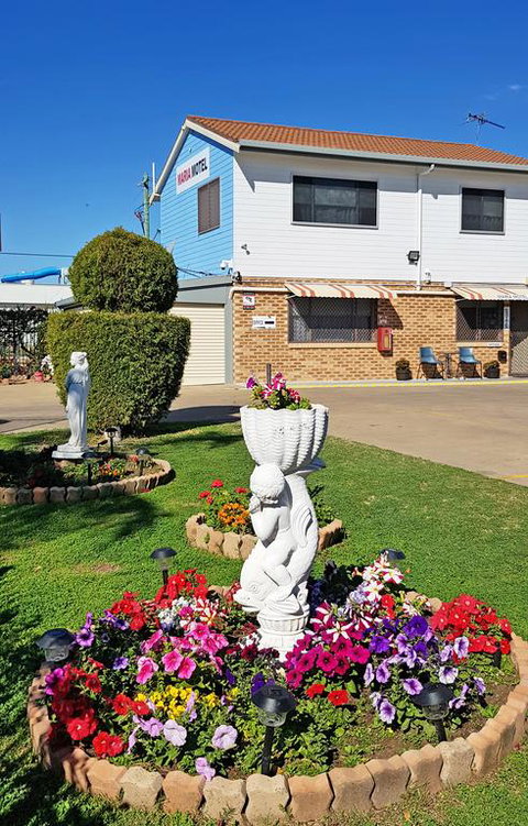 Maria Motel - Pubs and Clubs 3