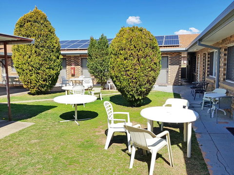 Maria Motel - Pubs and Clubs 2