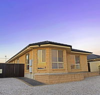Marina Holiday Home - Pubs and Clubs