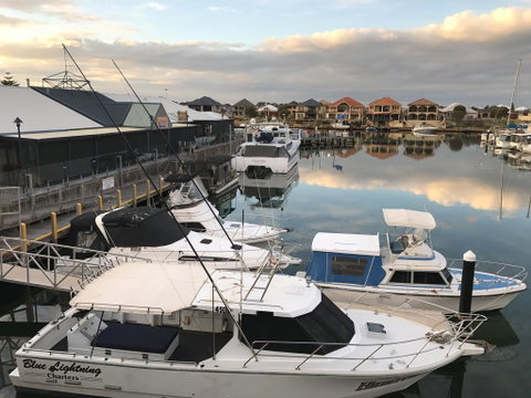 Marina View Chalets - Pubs and Clubs 0