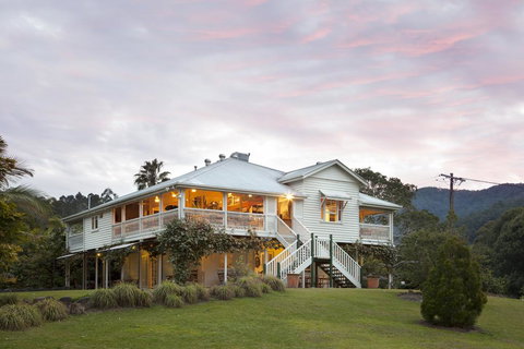 Mavis's Cabins @ Mt Warning - Go Out 0
