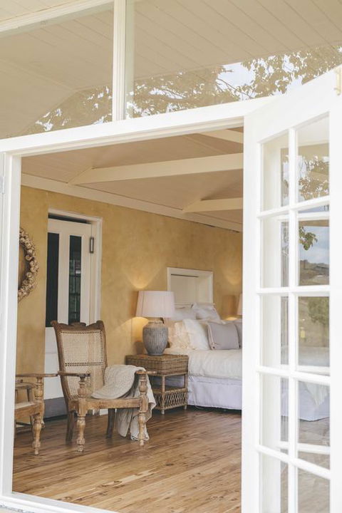 Mayfield Vineyard - Pubs and Clubs 3