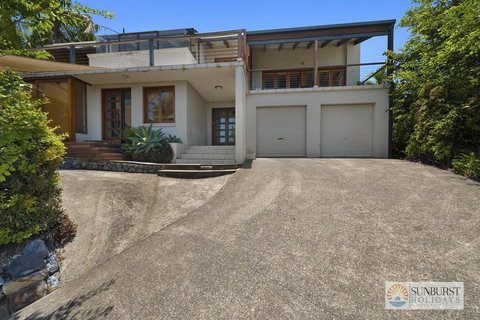 Mcauleys Beach House - Go Out 0