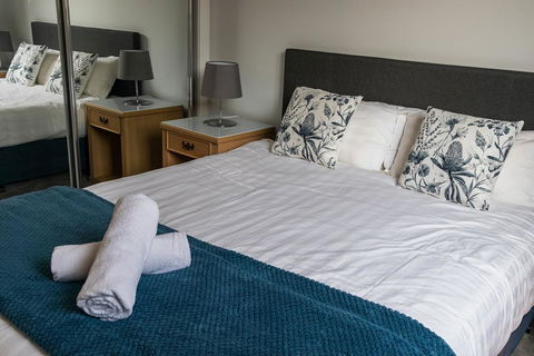 McKenna By Lily Sands - Pubs and Clubs 3