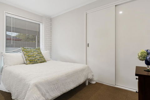 Mediterranean Serenity - Pubs and Clubs 2