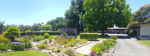 Meeniyan Motel - Pubs and Clubs 1