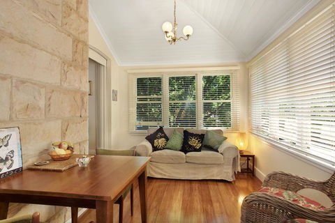 Megalong Manor - Pubs and Clubs 3