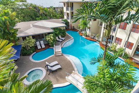 Meridian At Port Douglas - Pubs and Clubs 0