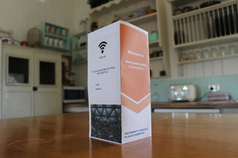 Meringandan Holiday Accommodation - Pubs and Clubs 1