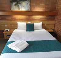 Merino Motor Inn - Pubs and Clubs