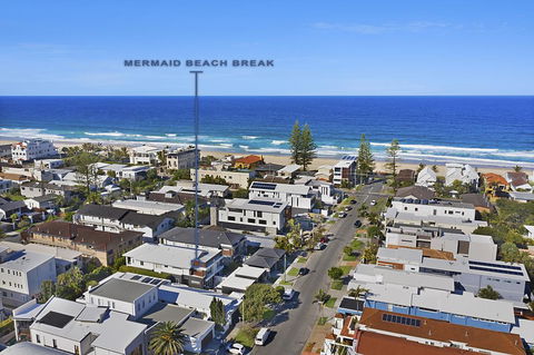 Mermaid Beach Break - Pubs and Clubs 0
